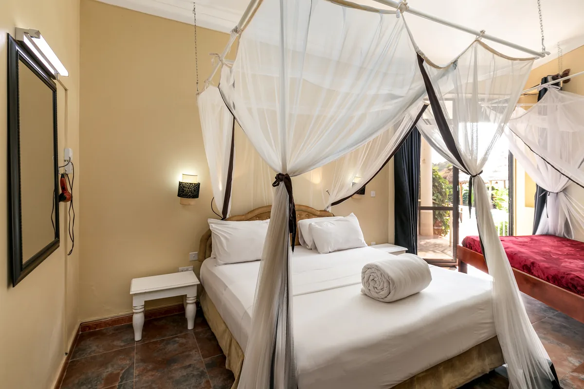 2 Friends Guest House Entebbe room and terrace